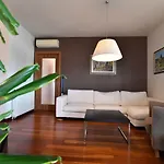 아파트 Penthouse *