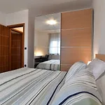 아파트 Penthouse 풀라